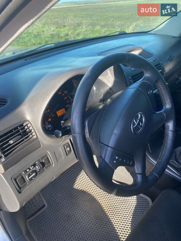 Ліфтбек Toyota Avensis 2006 в Новоархангельську