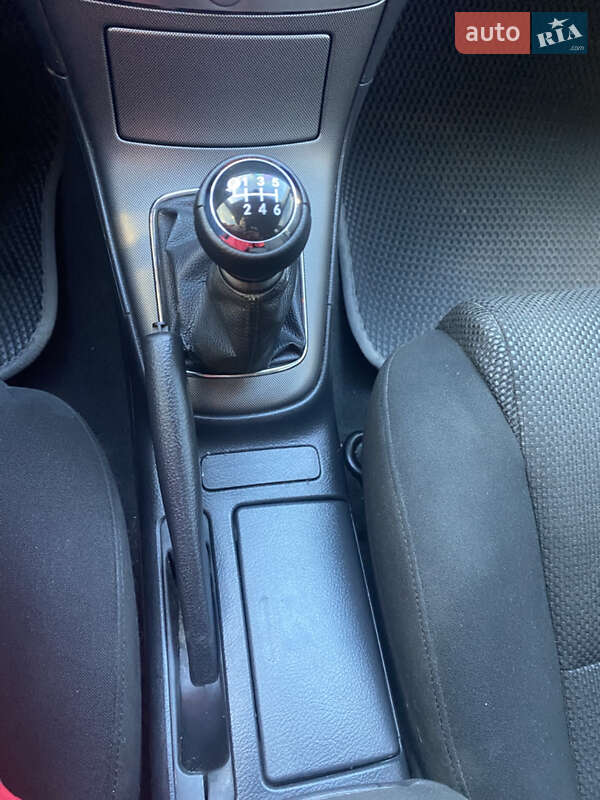 Ліфтбек Toyota Avensis 2006 в Новоархангельську