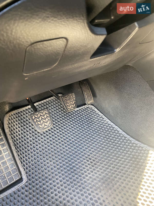 Ліфтбек Toyota Avensis 2006 в Новоархангельську