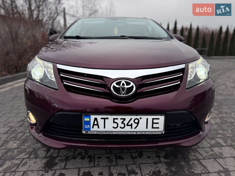 Toyota Avensis 2012