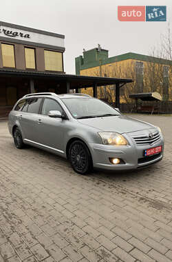 Універсал Toyota Avensis 2008 в Рівному