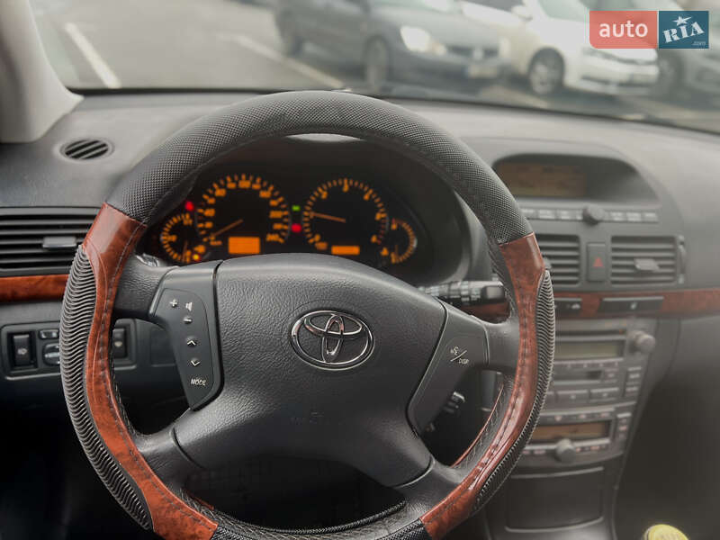 Універсал Toyota Avensis 2006 в Бучі