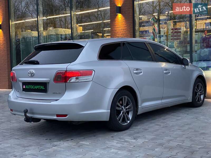 Універсал Toyota Avensis 2011 в Києві