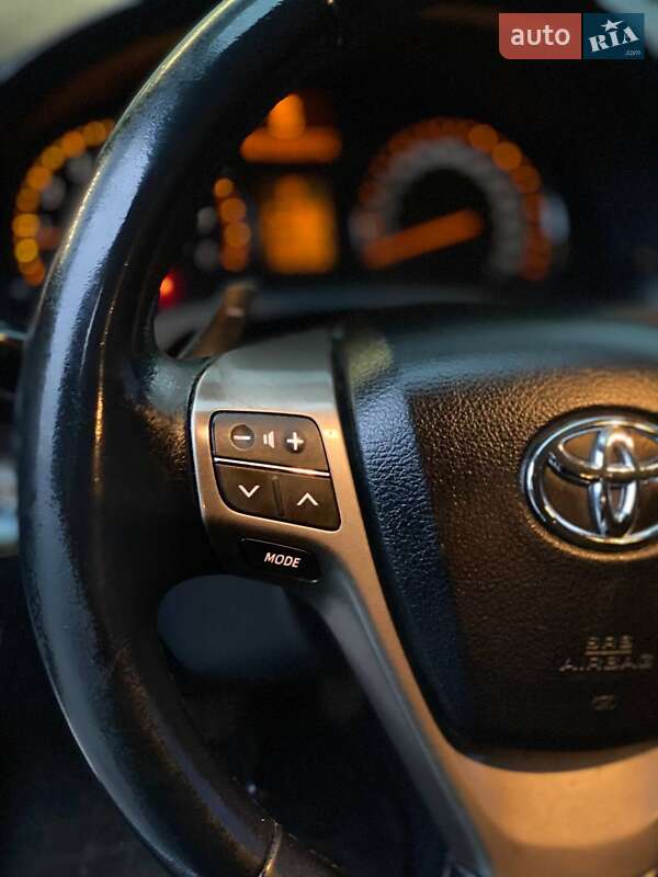 Універсал Toyota Avensis 2011 в Києві