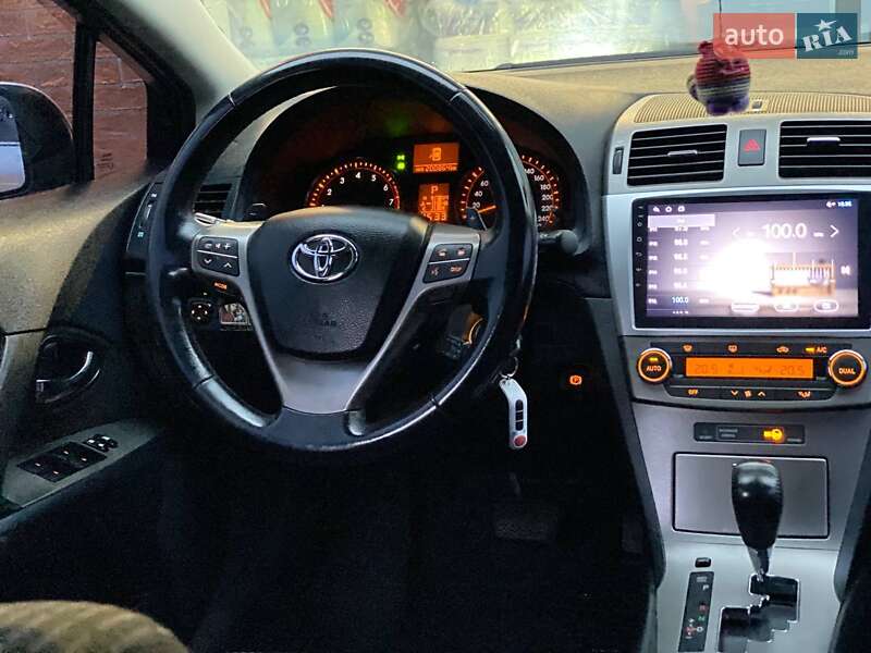 Універсал Toyota Avensis 2011 в Києві