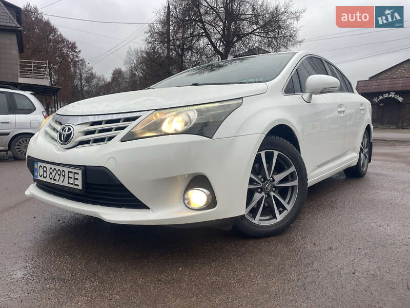 Седан Toyota Avensis 2013 в Бахмаче