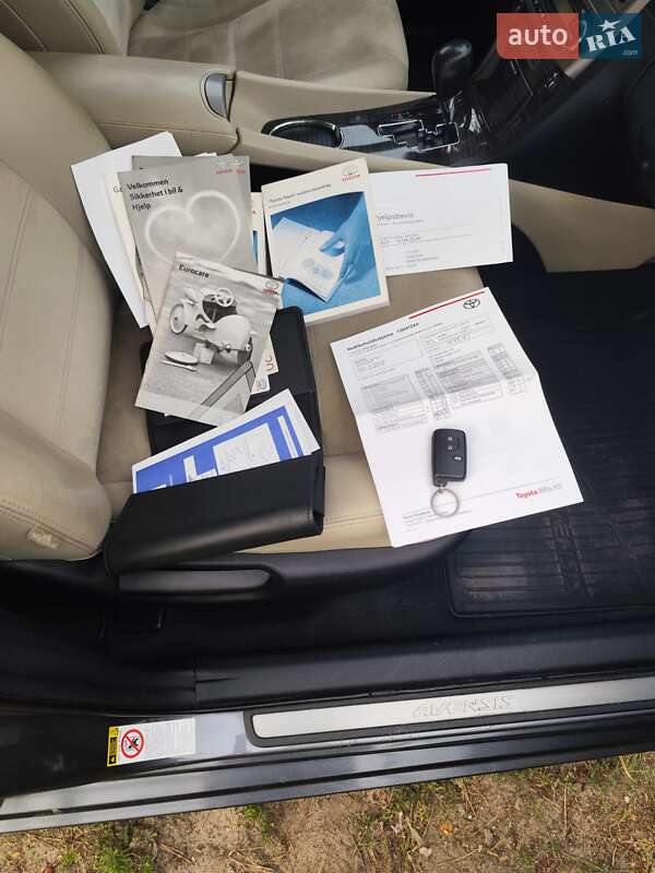 Седан Toyota Avensis 2012 в Харькове