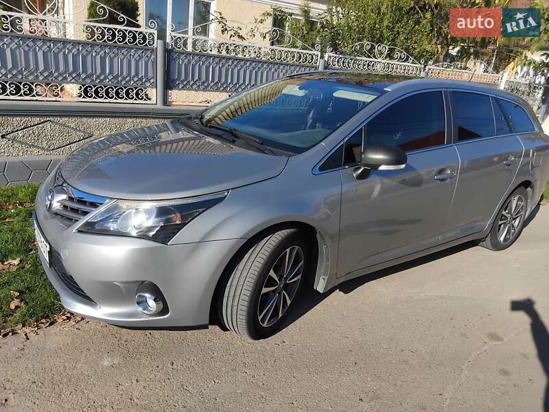 Универсал Toyota Avensis 2013 в Измаиле