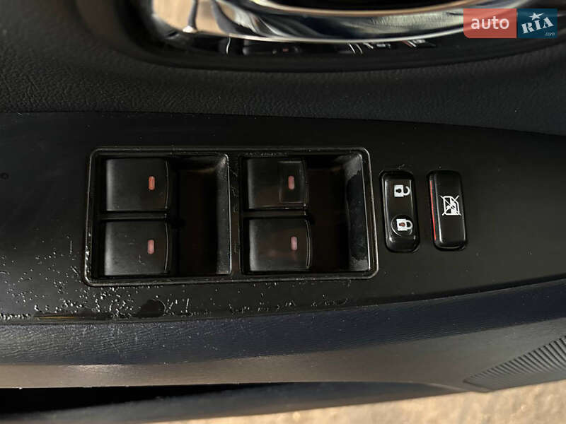 Седан Toyota Avensis 2012 в Львове фото 6 Седан Toyota Avensis 2012 в Львове