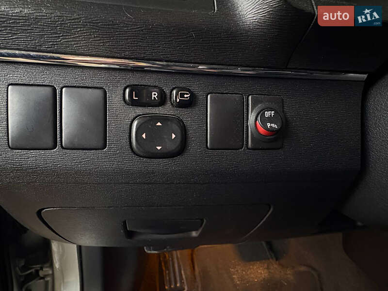 Седан Toyota Avensis 2012 в Львове фото 11 Седан Toyota Avensis 2012 в Львове