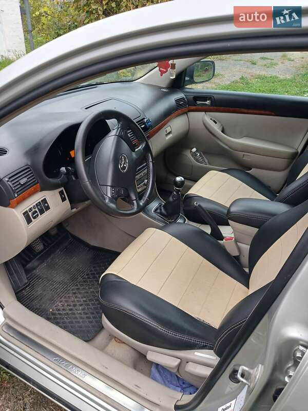 Универсал Toyota Avensis 2006 в Хмельницком