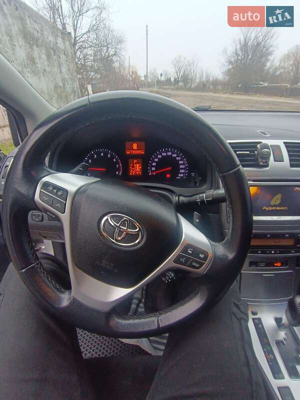 Седан Toyota Avensis 2012 в Одесі