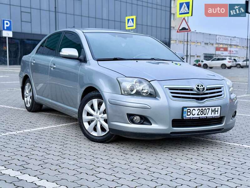 Седан Toyota Avensis 2008 в Львові