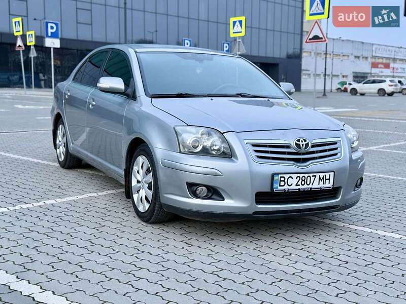 Седан Toyota Avensis 2008 в Львові