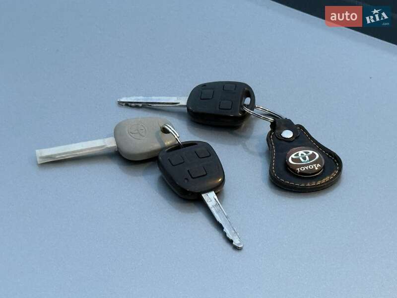 Седан Toyota Avensis 2008 в Львові