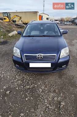 Універсал Toyota Avensis 2004 в Ужгороді