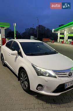 Седан Toyota Avensis 2012 в Києві