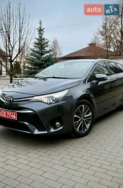 Універсал Toyota Avensis 2016 в Києві