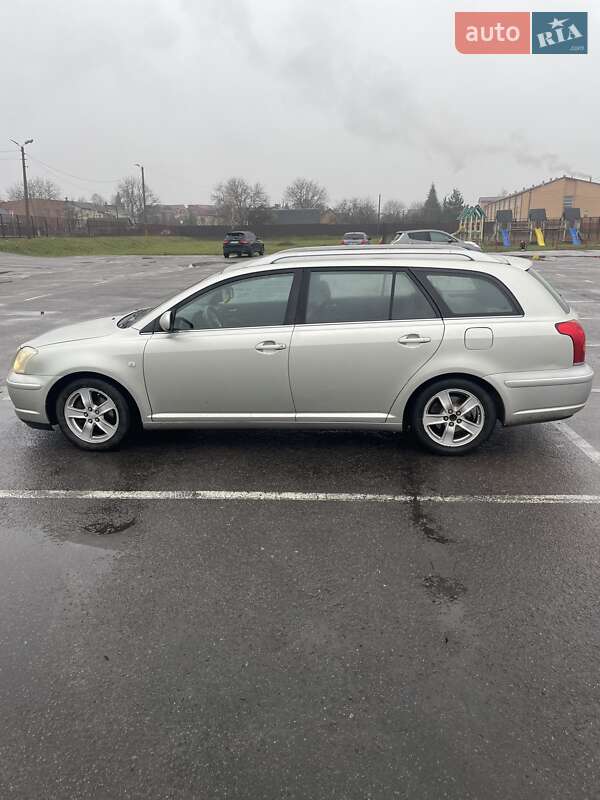 Универсал Toyota Avensis 2004 в Луцке