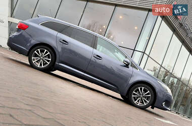 Универсал Toyota Avensis 2013 в Львове