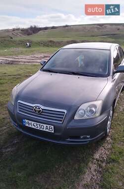 Седан Toyota Avensis 2003 в Ширяево
