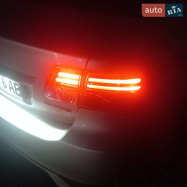 Седан Toyota Avensis 2012 в Одесі