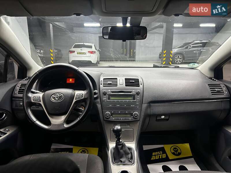 Универсал Toyota Avensis 2008 в Черновцах