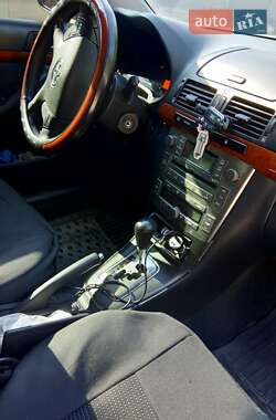 Седан Toyota Avensis 2008 в Дніпрі