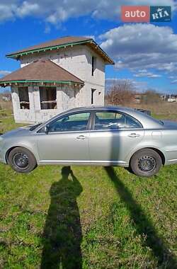 Седан Toyota Avensis 2005 в Киеве