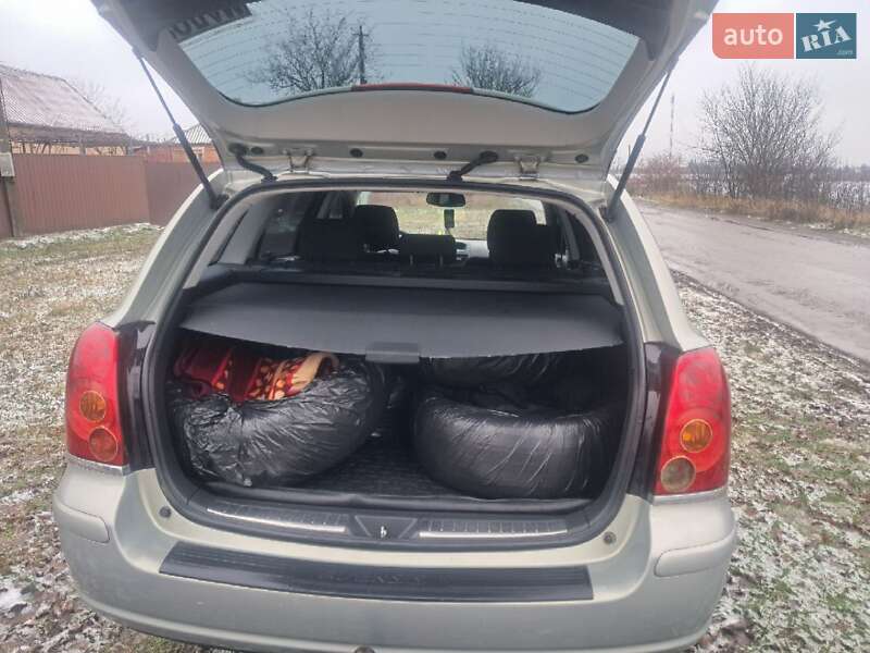Універсал Toyota Avensis 2005 в Мерефа