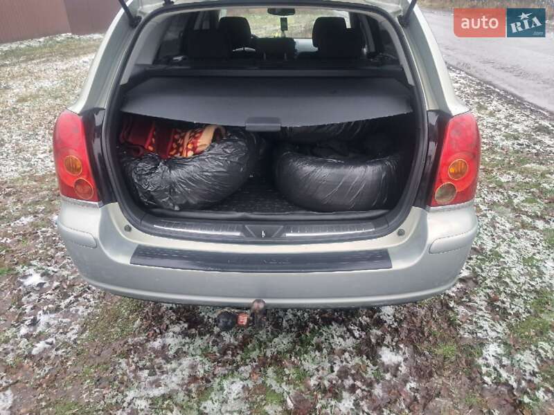 Універсал Toyota Avensis 2005 в Мерефа