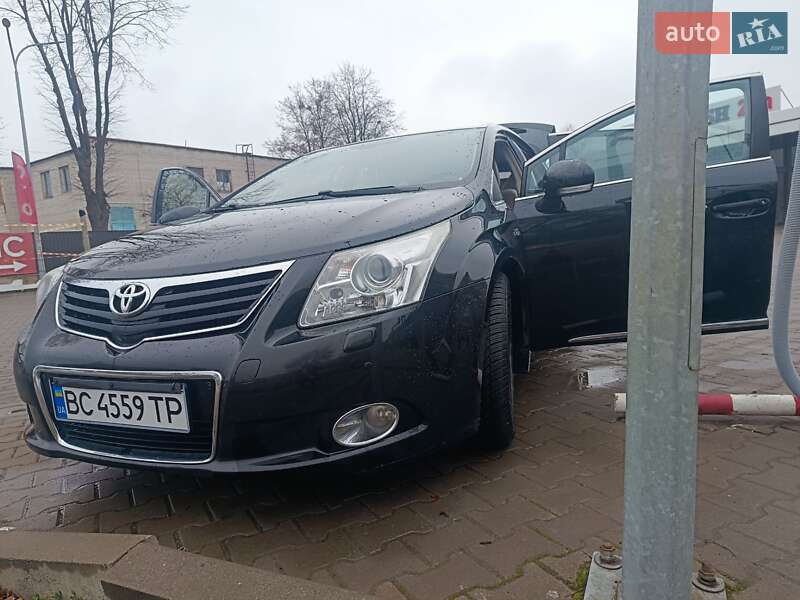 Універсал Toyota Avensis 2011 в Львові