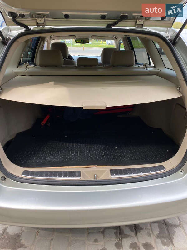 Универсал Toyota Avensis 2006 в Рокитном