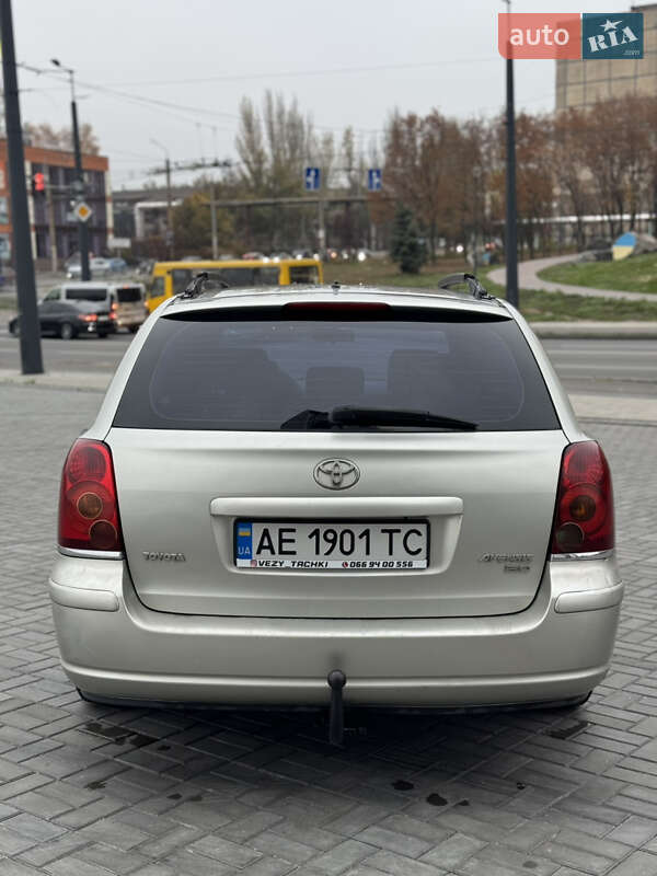 Универсал Toyota Avensis 2003 в Днепре