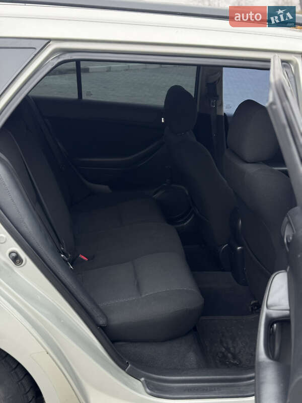 Универсал Toyota Avensis 2003 в Днепре