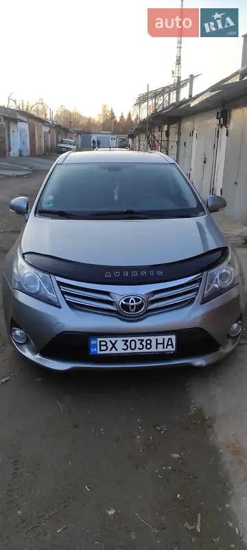 Toyota Avensis 2012
