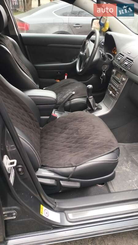 Седан Toyota Avensis 2007 в Львове