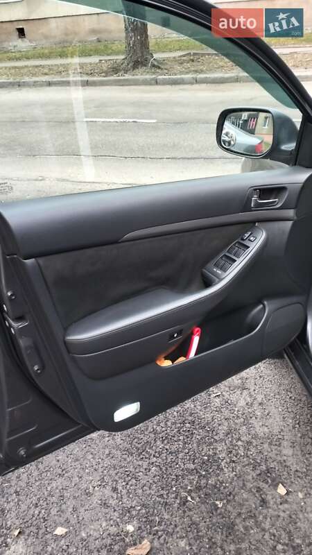 Седан Toyota Avensis 2007 в Львове