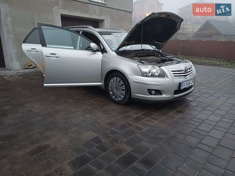 Універсал Toyota Avensis 2007 в Хмельницькому