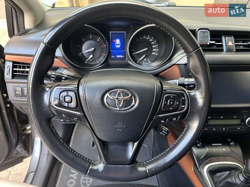 Универсал Toyota Avensis 2016 в Ивано-Франковске