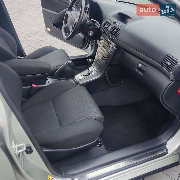 Универсал Toyota Avensis 2005 в Хмельницком