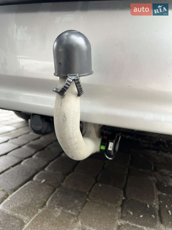 Универсал Toyota Avensis 2011 в Хмельницком