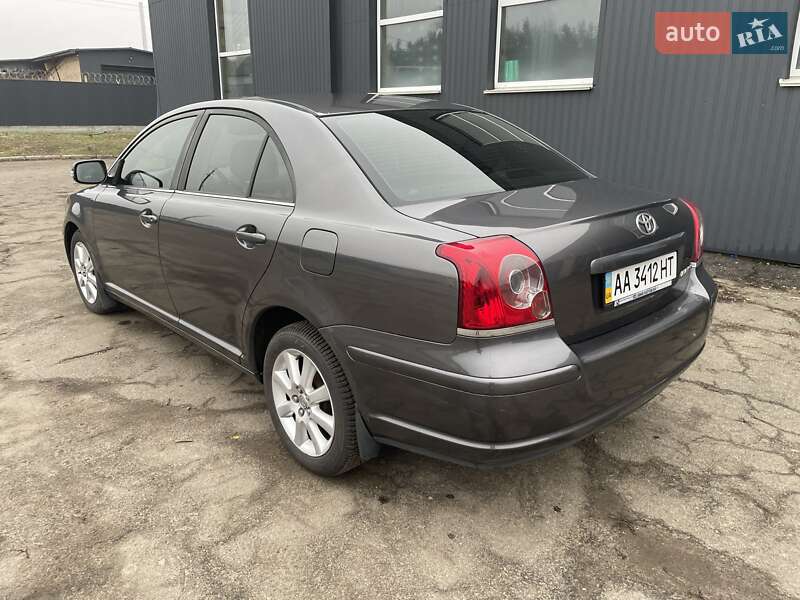 Седан Toyota Avensis 2008 в Києві