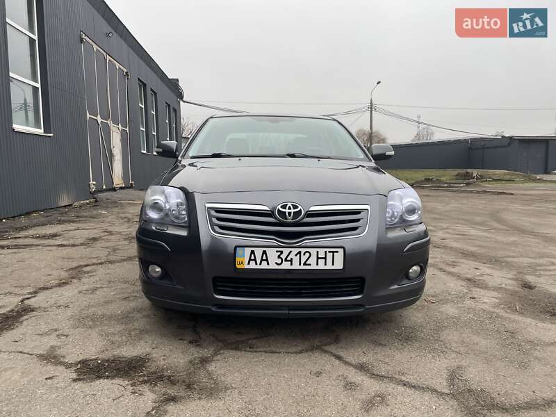 Седан Toyota Avensis 2008 в Києві