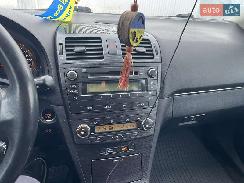 Універсал Toyota Avensis 2008 в Львові