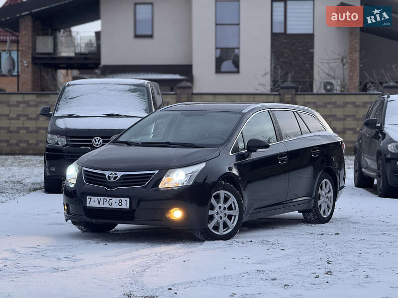 Универсал Toyota Avensis 2010 в Луцке фото Универсал Toyota Avensis 2010 в Луцке