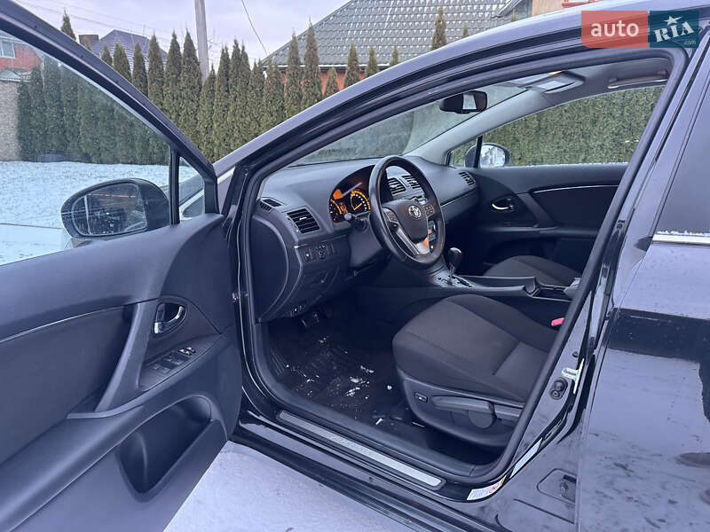 Универсал Toyota Avensis 2010 в Луцке фото 10 Универсал Toyota Avensis 2010 в Луцке