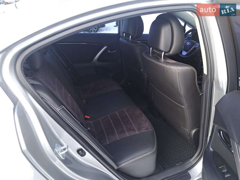 Седан Toyota Avensis 2012 в Харкові