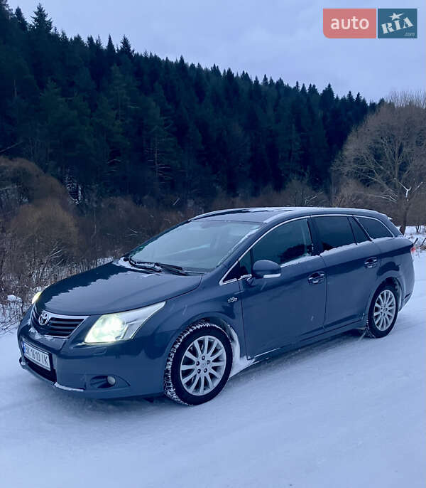 Универсал Toyota Avensis 2010 в Самборе