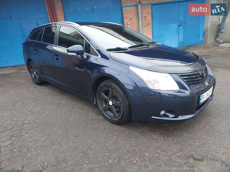 Універсал Toyota Avensis 2010 в Харкові